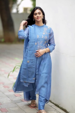 Floral Embroidered Layered Thread Work Pure Cotton Kurta With Trousers & Dupatta